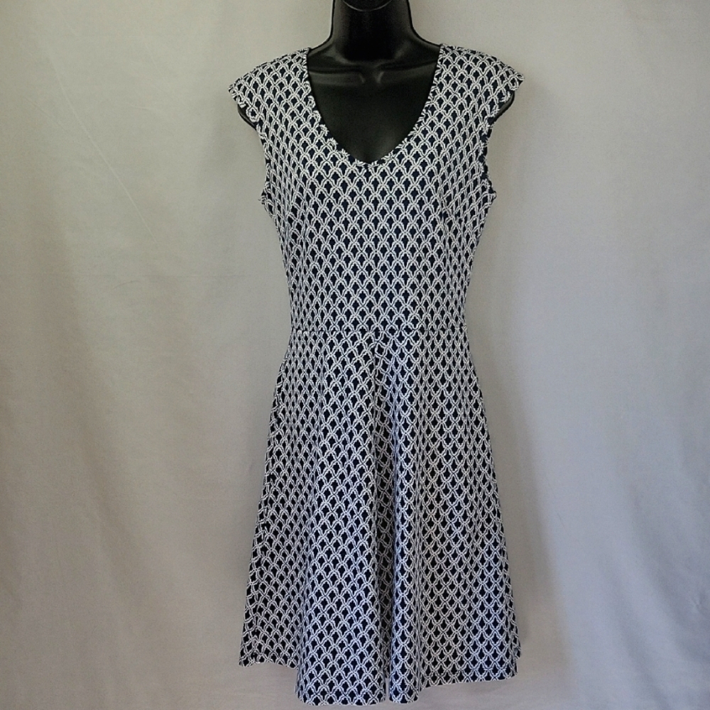 NY&Co. V-Neck Filligree Print Dress Navy & White Size XS
